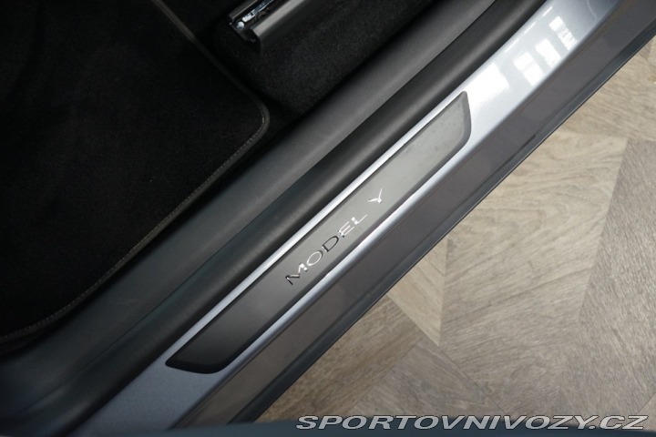 Tesla Model Y DUAL-MOTOR*PERFORMANCE* 2024