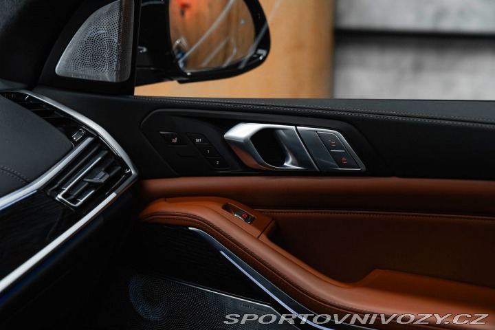 BMW X7 M50i, Bowers&Wilkins, 1800