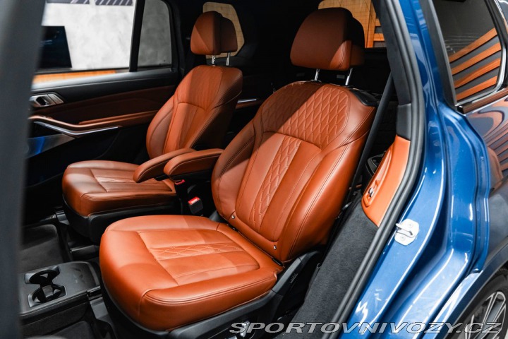 BMW X7 M50i, Bowers&Wilkins, 1800