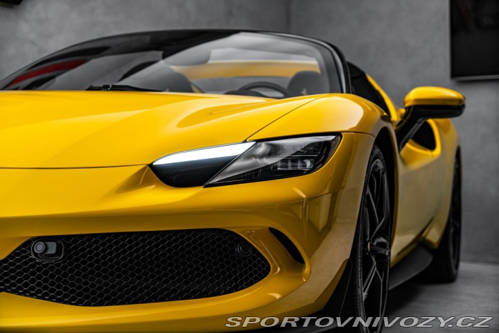 Ferrari 296 GTS Lift, Alcantara, AFS, 2024