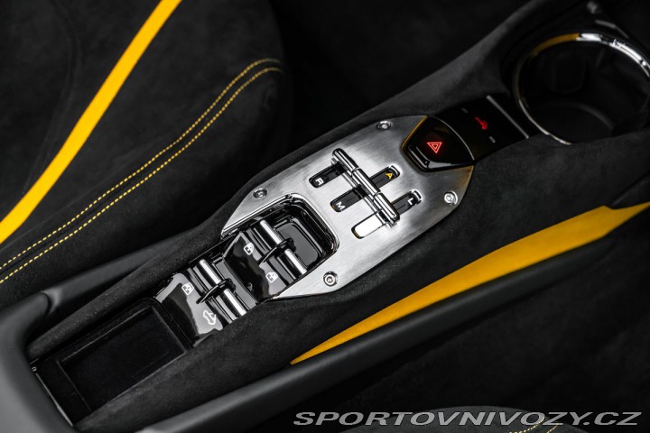 Ferrari 296 GTS Lift, Alcantara, AFS, 2025