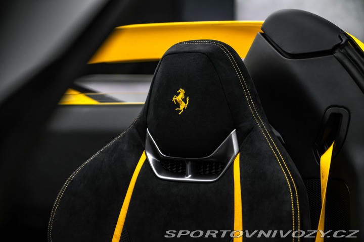 Ferrari 296 GTS Lift, Alcantara, AFS, 2024