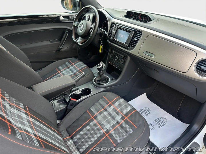 Volkswagen New Beetle 1.2Tsi 77kw Club 2015