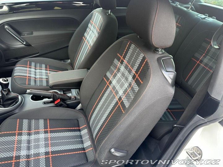 Volkswagen New Beetle 1.2Tsi 77kw Club 2015