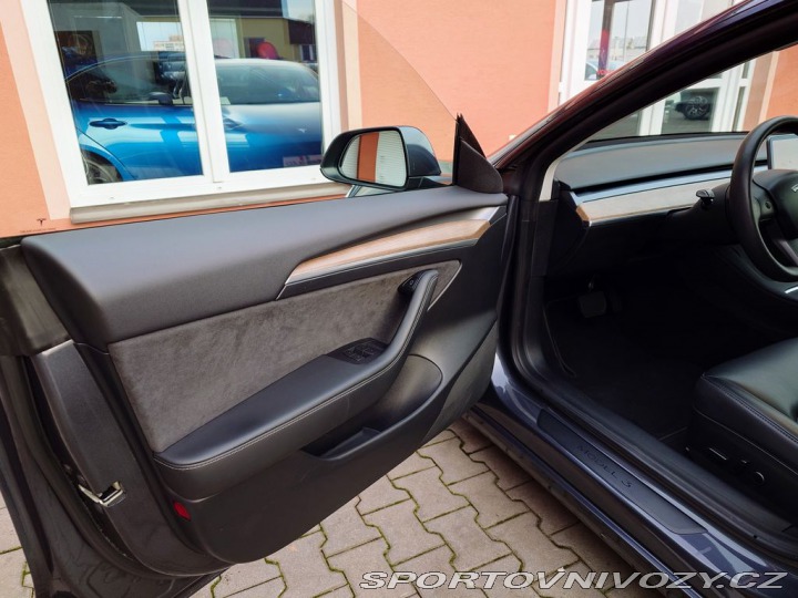 Tesla Model 3 Std.rangePlus 239 kW REZE 2021