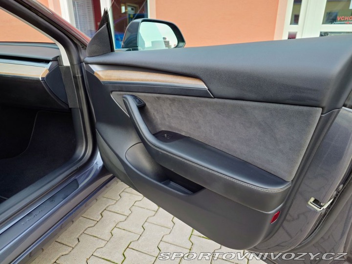 Tesla Model 3 Std.rangePlus 239 kW REZE 2021