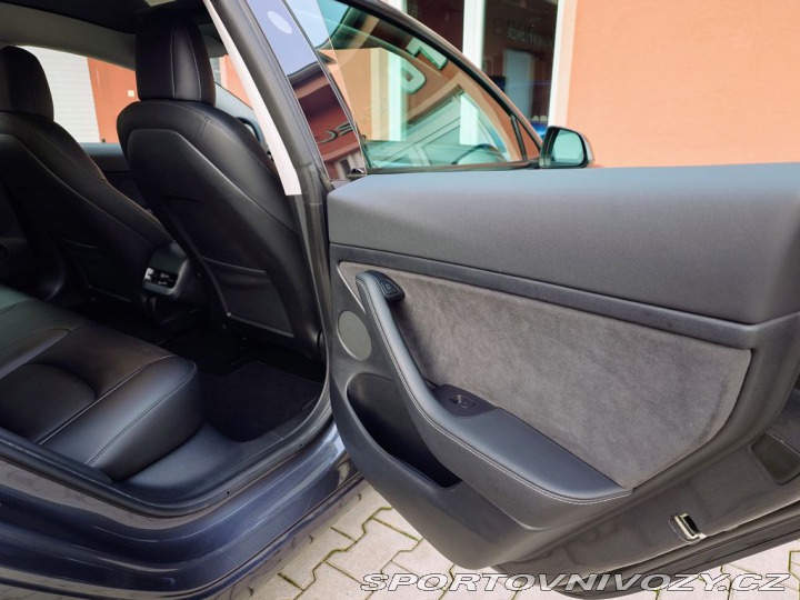 Tesla Model 3 Standard Range Plus 239 k 2021