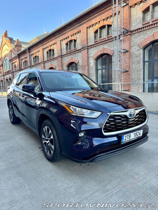 Toyota Ostatní modely Highlander 2,5 HEV 248k 4x4 COMFOR 1800