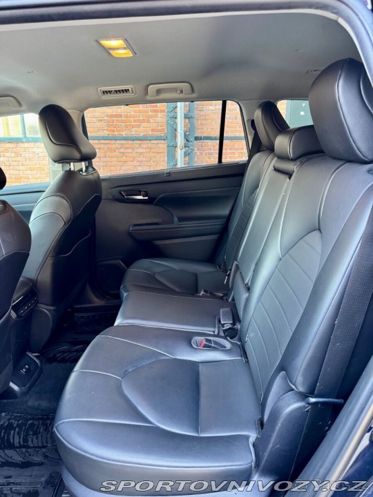 Toyota Ostatní modely Highlander 2,5 HEV 248k 4x4 COMFOR 1800