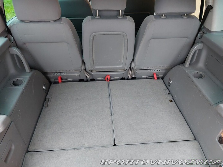 Volkswagen Ostatní modely Touran 2,0   Sedmimístný +Tažné 2005