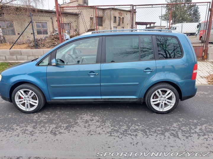 Volkswagen Ostatní modely Touran 2,0   Sedmimístný +Tažné 2005