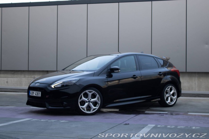 Ford Focus ST 2.0 EcoBoost SCTi ST R