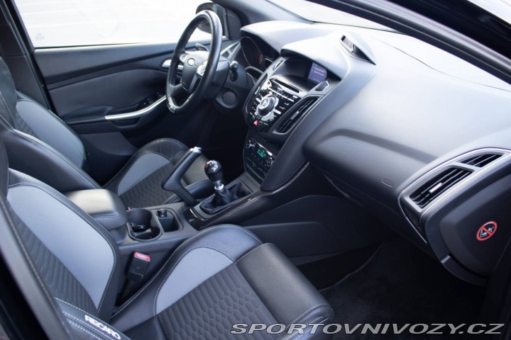 Ford Focus ST 2.0 EcoBoost SCTi ST R 2013