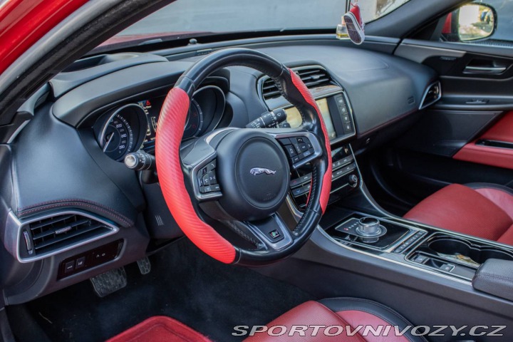 Jaguar XE 2.0 14D 180k R-Sport / A 2016