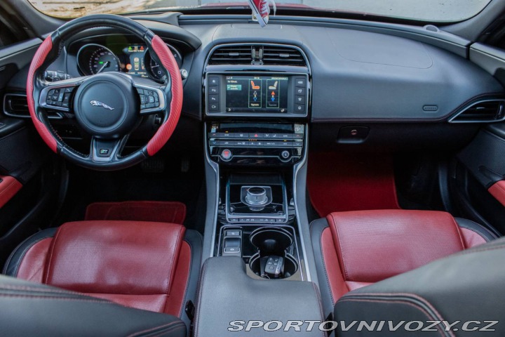 Jaguar XE 2.0 14D 180k R-Sport / A 2016