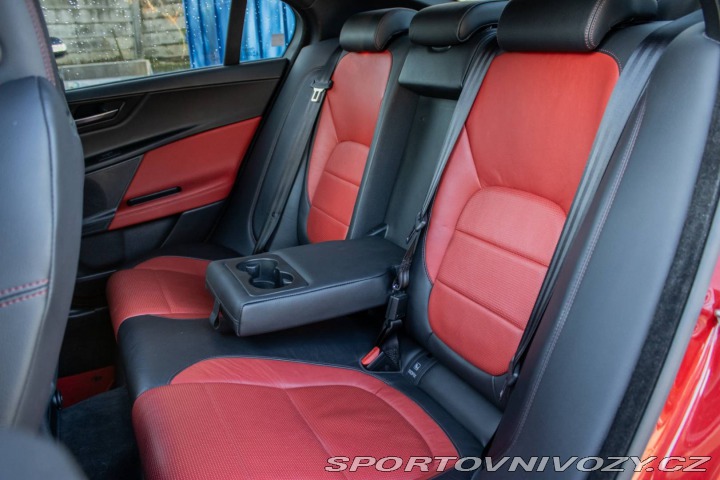 Jaguar XE 2.0 14D 180k R-Sport / A 2016