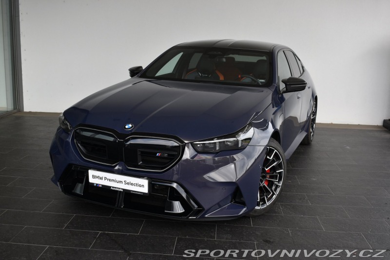 BMW M5 Sedan