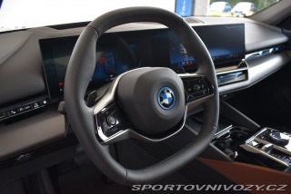 BMW 5 550e xDrive 2025