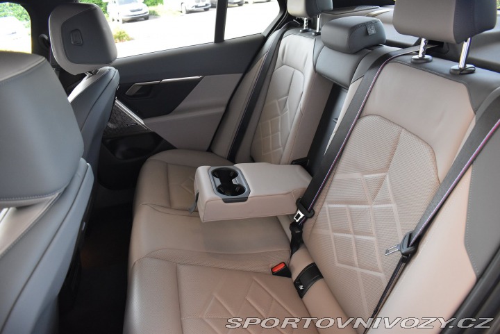 BMW 5 550e xDrive 2024