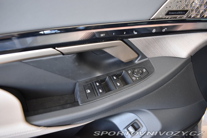 BMW 5 550e xDrive 2024