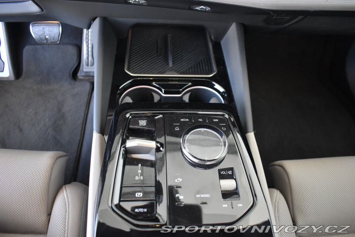 BMW 5 550e xDrive 2024