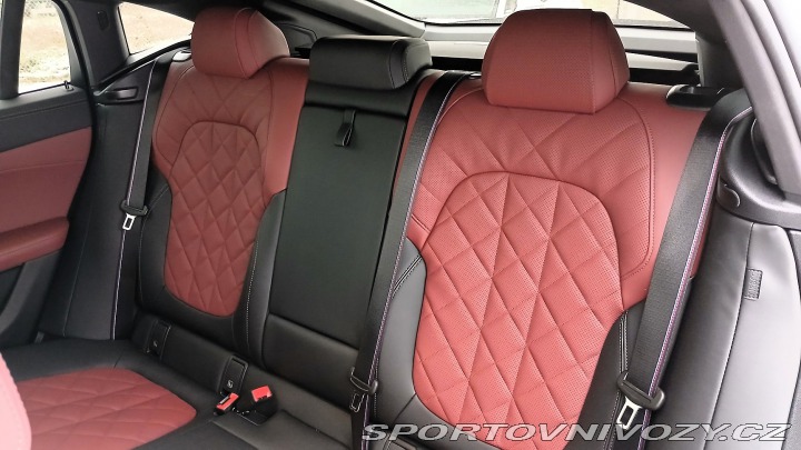 BMW X6 xDrive40i 2025