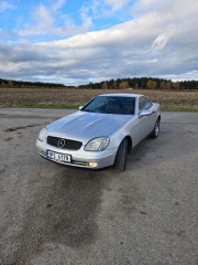 Mercedes-Benz 200 z roku 1998 – Německá leg