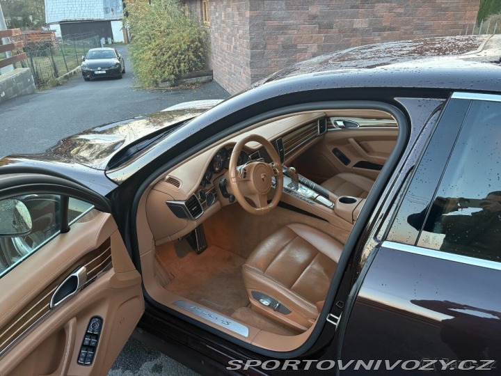 Porsche Panamera 4,8   4S 2011