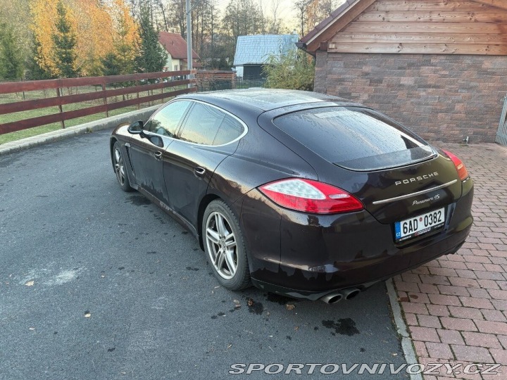 Porsche Panamera 4,8   4S 2011