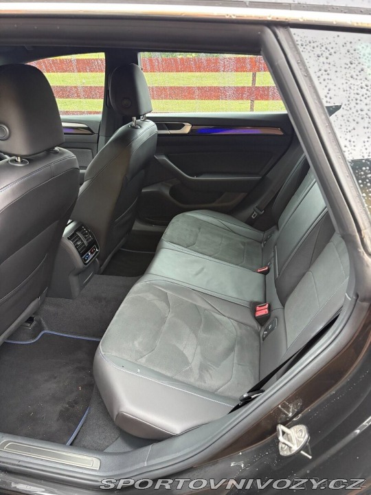 Volkswagen Arteon 2,0   R Shooting Brake 23 1800