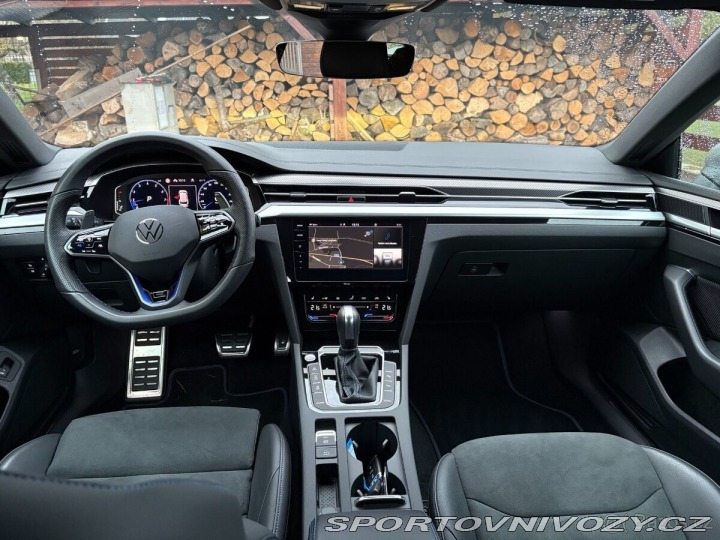 Volkswagen Arteon 2,0   R Shooting Brake 23 1800