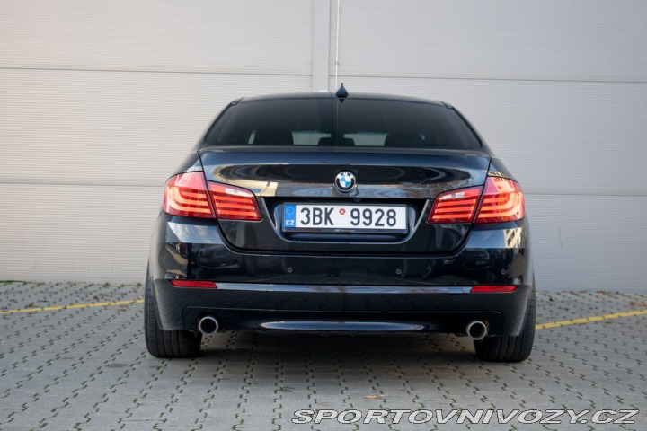 BMW 5  2011