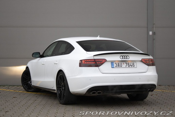 Audi S5  2011