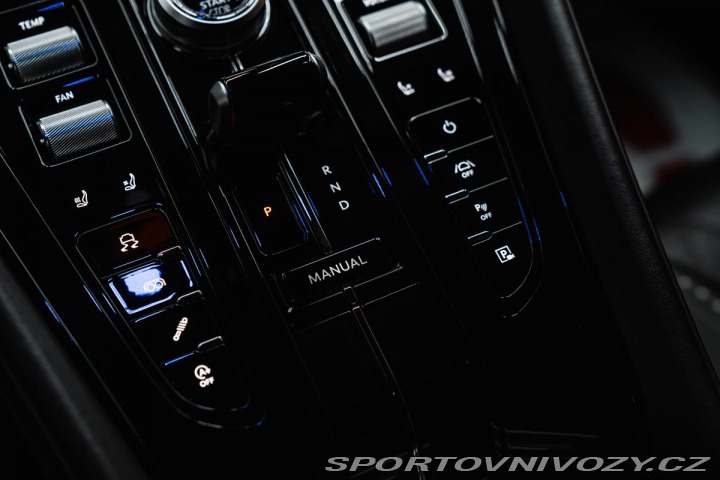 Aston Martin DB12 Coupé 44.0 V8, Inspire Co 1800