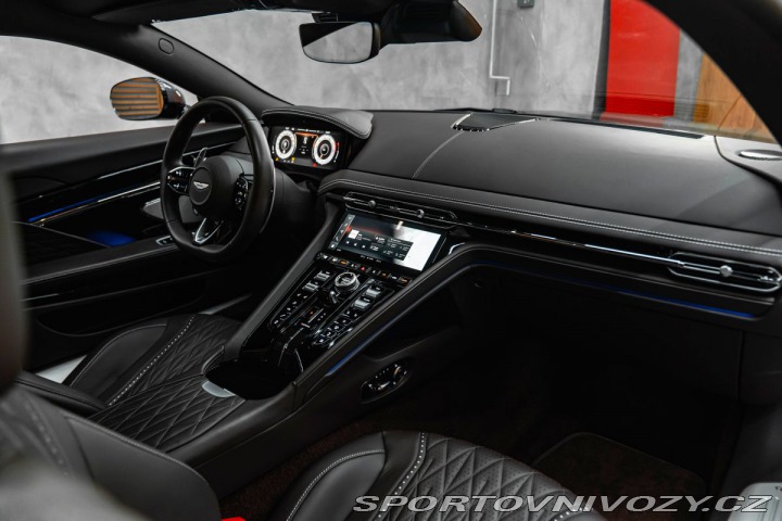 Aston Martin DB12 Coupé 44.0 V8, Inspire Co 1800