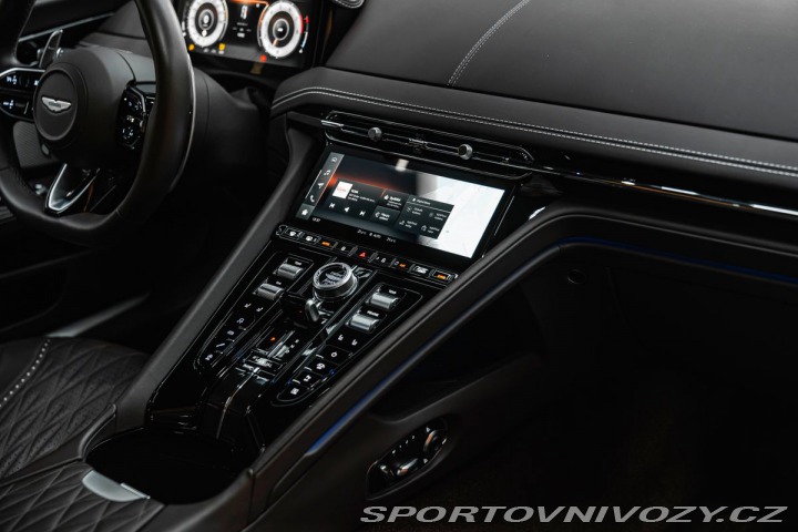 Aston Martin DB12 Coupé 44.0 V8, Inspire Co 1800