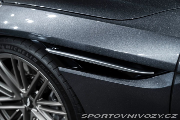 Aston Martin DB12 Coupé 44.0 V8, Inspire Co 2025