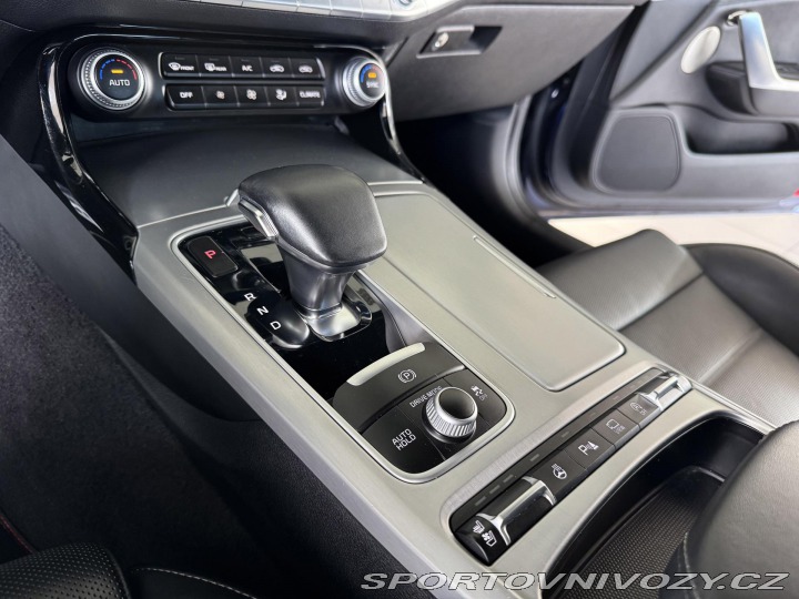 Kia Stinger 3,3TGDI V6*4WD*Head-Up*DP 2018