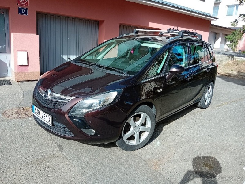 Opel Ostatní modely Zafira 2,0   96kw 7 míst 288 000