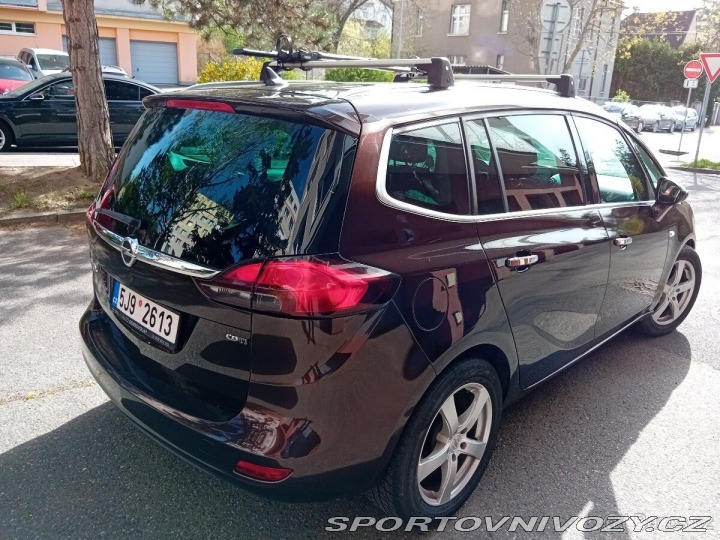 Opel Ostatní modely Zafira 2,0   96kw 7 míst 288 000 2012