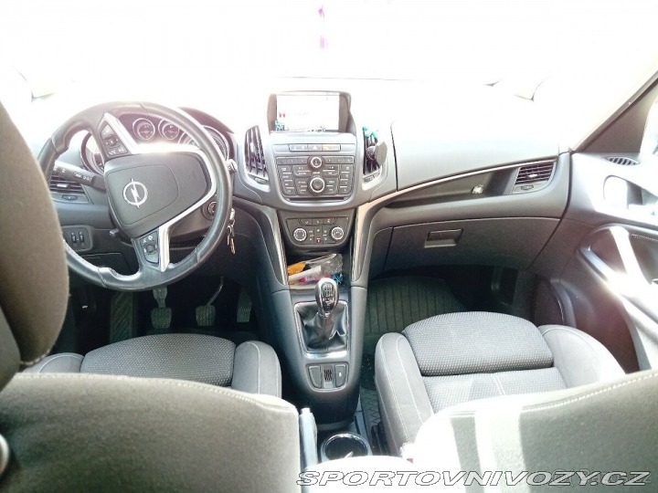 Opel Ostatní modely Zafira 2,0   96kw 7 míst 288 000 2012