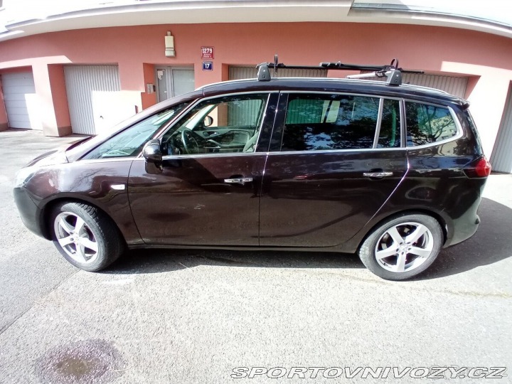 Opel Ostatní modely Zafira 2,0   96kw 7 míst 288 000 2012