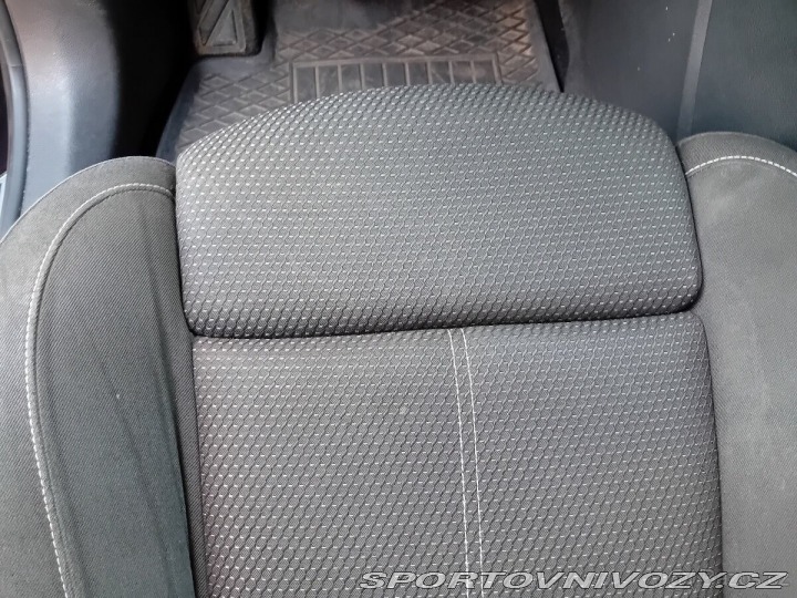 Opel Ostatní modely Zafira 2,0   96kw 7 míst 288 000 2012