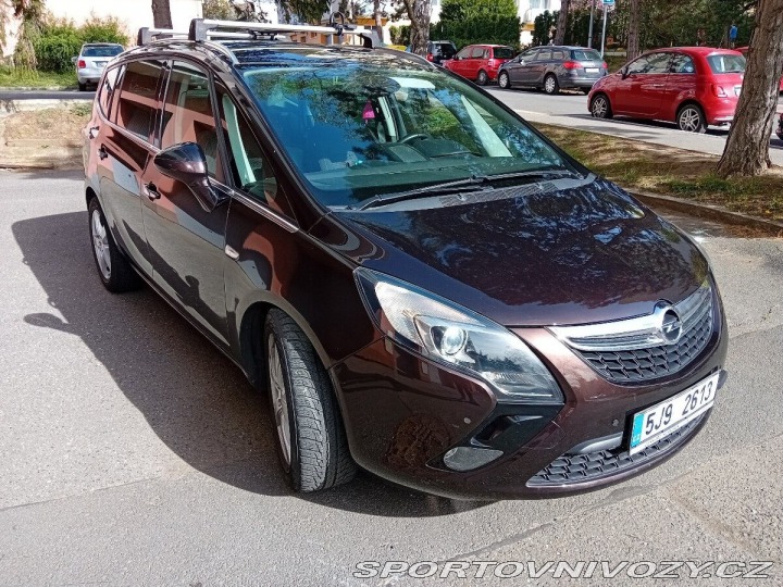 Opel Ostatní modely Zafira 2,0   96kw 7 míst 288 000 2012
