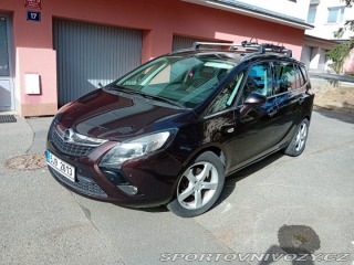 Opel Ostatní modely Zafira 2,0   96kw 7 míst 288 000 2012