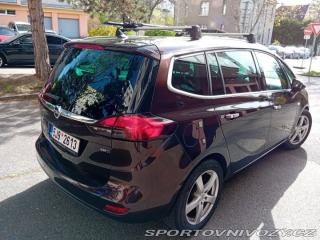 Opel Ostatní modely Zafira 2,0   96kw 7 míst 288 000 2012
