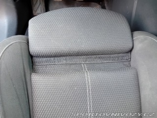 Opel Ostatní modely Zafira 2,0   96kw 7 míst 288 000 2012