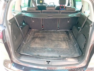 Opel Ostatní modely Zafira 2,0   96kw 7 míst 288 000 2012