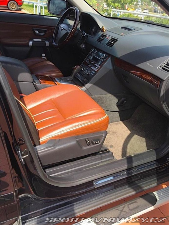 Volvo Ostatní modely XC90 2,4 2019