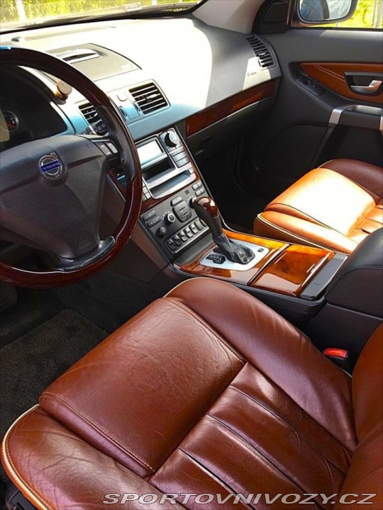 Volvo Ostatní modely XC90 2,4 2019